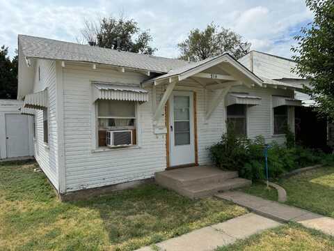 714 S Drake Street, Perryton, TX 79070