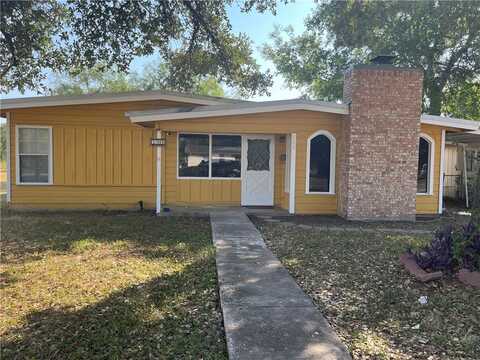 722 E Copano Street, Mathis, TX 78368