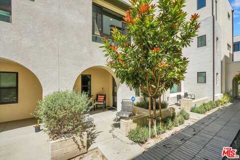 2927 Exposition Pl, Los Angeles, CA 90018