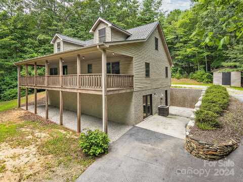 2304 Mountain Page Road, Saluda, NC 28773