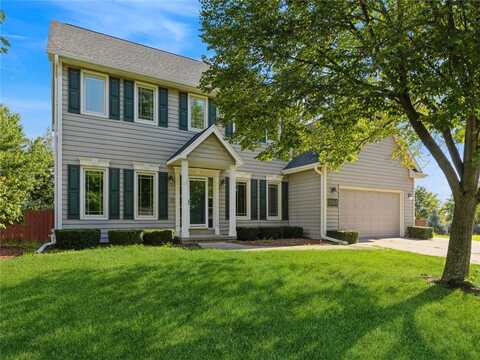 2505 Country Side Circle, West Des Moines, IA 50265