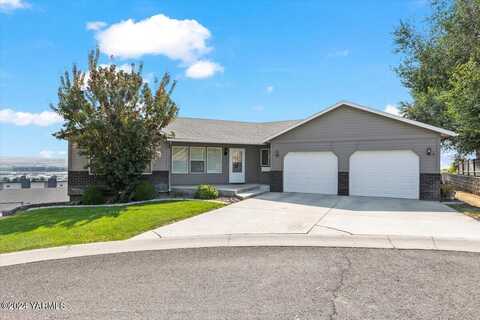 109 Highland Ct, Selah, WA 98942