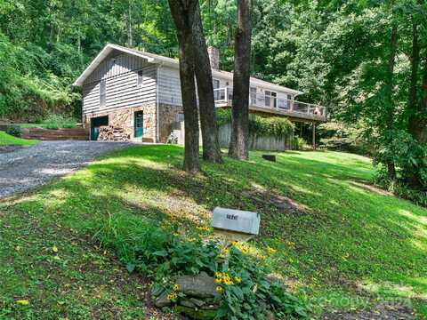 1025 Apple Lane, Spruce Pine, NC 28777