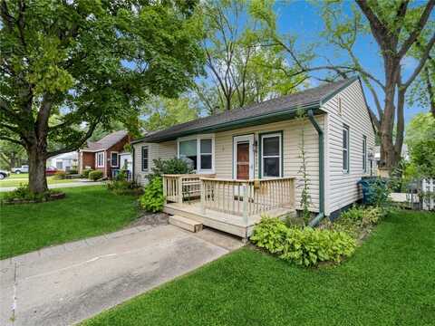 3112 Sheridan Avenue, Des Moines, IA 50310