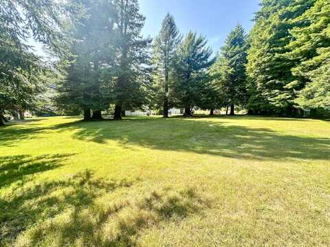 2215 Hunter Creek, Klamath, CA 95548