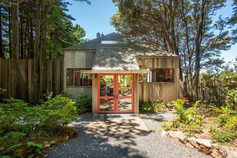 241 Moonraker Road, The Sea Ranch, CA 95497