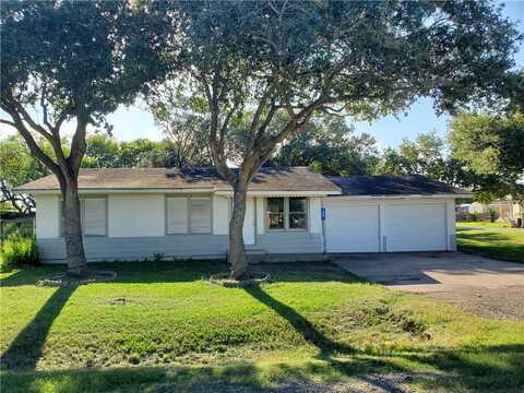 700 7th Street, Driscoll, TX 78351