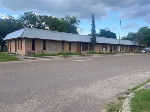 101 E Rockport Street, Mathis, TX 78368