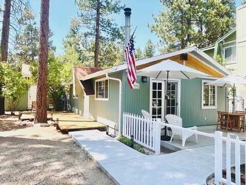 929 Peter Avenue, Big Bear City, CA 92314