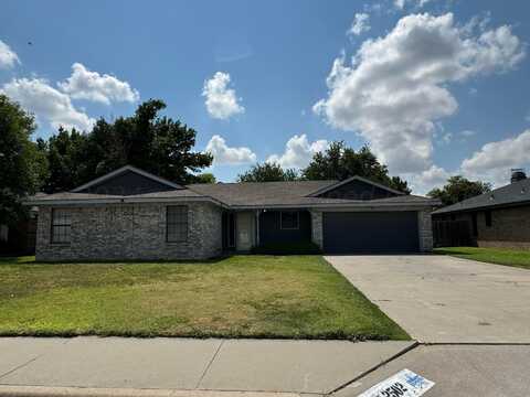 2502 S Fordham Street, Perryton, TX 79070