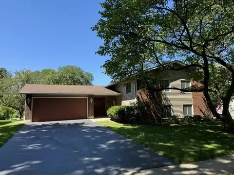 2528 Mitchell Drive, Woodridge, IL 60517