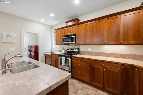 Barnes, GRESHAM, OR 97080