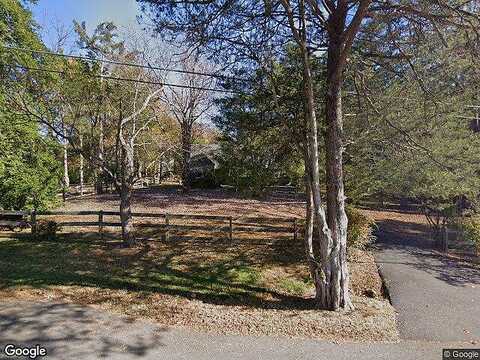 Pineridge Dr, ANNANDALE, VA 22003