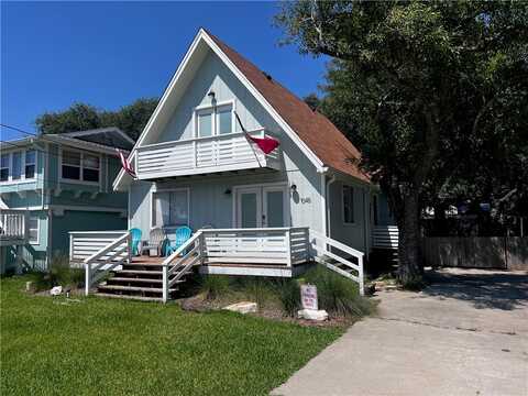 1045 N Austin Street, Rockport, TX 78382