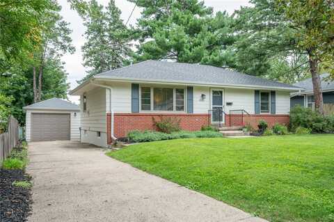 2215 32nd Street, Des Moines, IA 50310