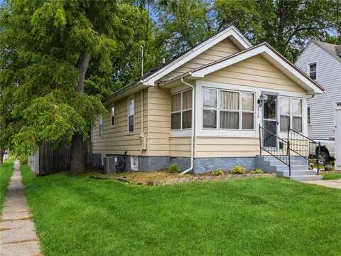 3949 5th Avenue, Des Moines, IA 50313