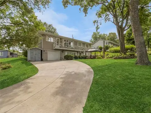 1102 Parkview Drive, Knoxville, IA 50138