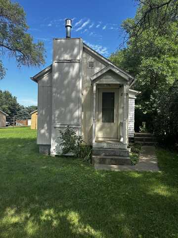 815 S Wells Street, Aberdeen, SD 57401