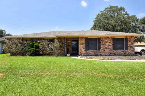 975 Connecticut Dr, Bridge City, TX 77611