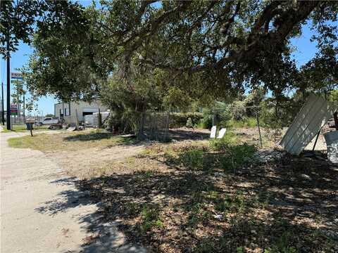 1513 W Market Street, Rockport, TX 78382