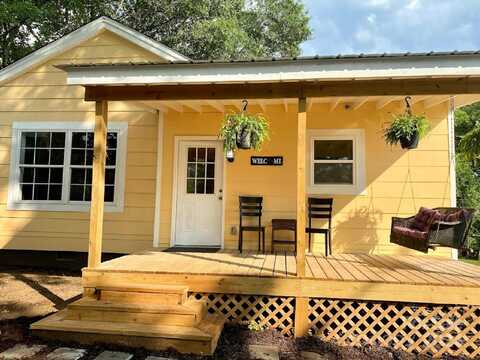 7 Jefferson Street W, Great Falls, SC 29055