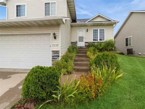 2638 Whispering Ridge Drive, Des Moines, IA 50320