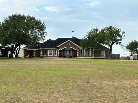 214 Badger Ln, Alice, TX 78332