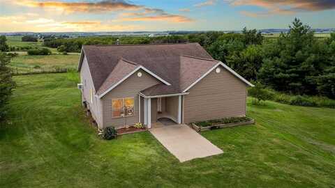 18253 Green Road, Anamosa, IA 52205