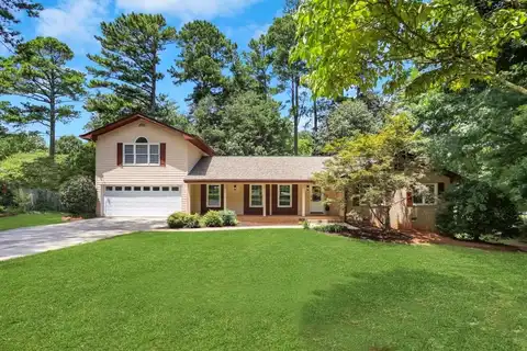 2542 Maclaren Circle, Dunwoody, GA 30360