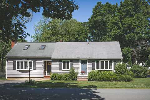 22 Grant Ave, Hamilton, MA 01982