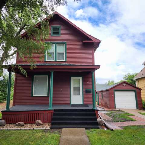 17 SE 9TH Avenue, Aberdeen, SD 57401