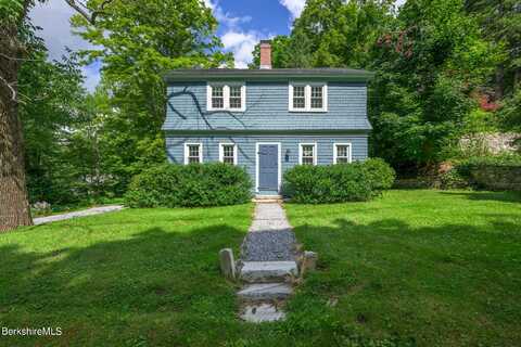 17 Stockbridge Rd, West Stockbridge, MA 01266