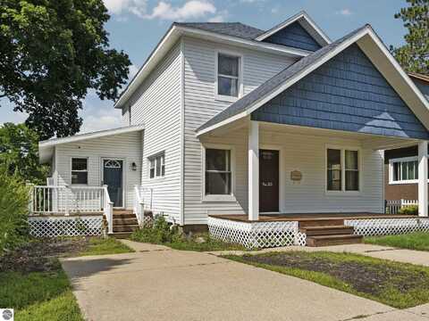 513 E RIVER STREET, CADILLAC, MI 49601