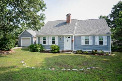 8 Richard Road, Yarmouth Port, MA 02675