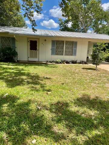 815 Pecan St, Fredericksburg, TX 78624