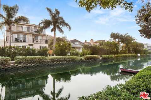 3000 Grand Canal, Venice, CA 90291