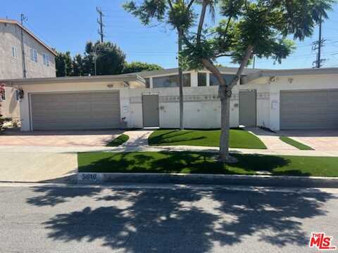 5818 S Chariton Ave, Los Angeles, CA 90056