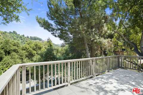 502 Fernwood Pacific Dr, Topanga, CA 90290