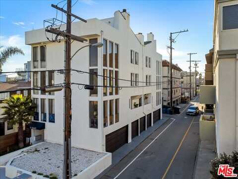 14 Mast St, Marina Del Rey, CA 90292