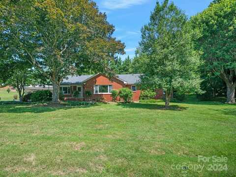 606 Sunset Drive, Burnsville, NC 28714