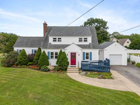 27 Chapman Avenue, Waterford, CT 06375