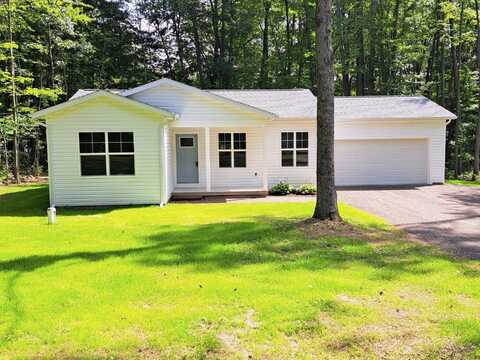 129 Teaberry Lane Lane, Houghton Lake, MI 48629