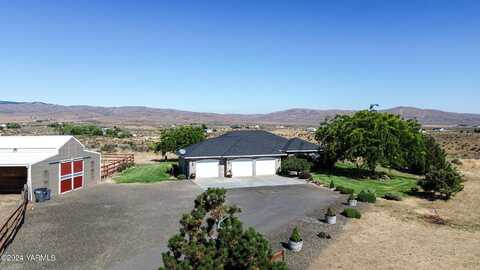 80 Quail Run Dr, Yakima, WA 98908