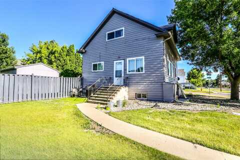 504 N 2ND Street, Aberdeen, SD 57401