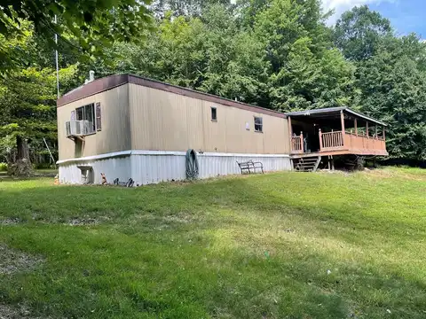 Mountaineer Rd, Franklin, PA 16323