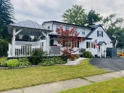 94 Eggert, North Tonawanda, NY 14120