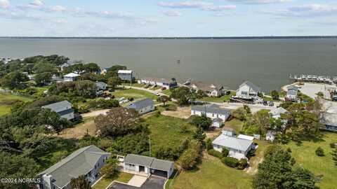 189 Shore Drive, Salter Path, NC 28575