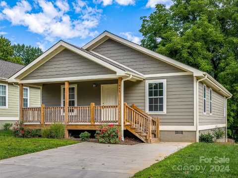 945 W Chapel Road, Asheville, NC 28803