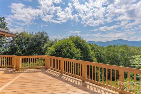 931 Scenic Circle, Waynesville, NC 28786