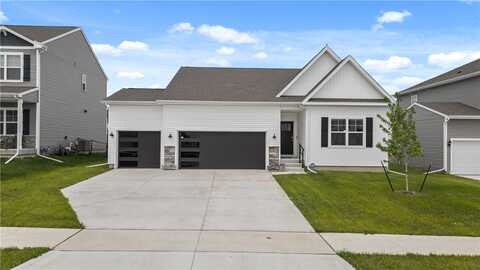 10417 Powell Avenue, Johnston, IA 50131